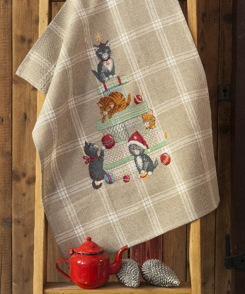 Linen Tea Towel, with White Checks, Large, 30 count for Cross Stitch Projects from CREATION POINT DE CROIX magazine